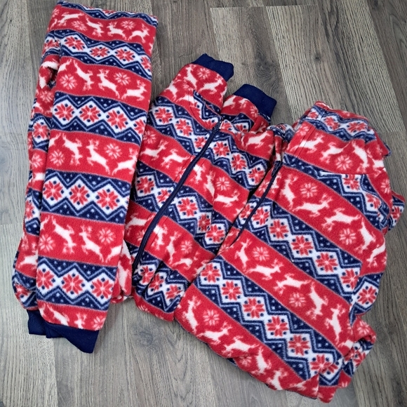 Merry Moments Family Matching Reindeer/Snowflake Pattern Fleece Zip Front Pajama - Picture 1 of 9